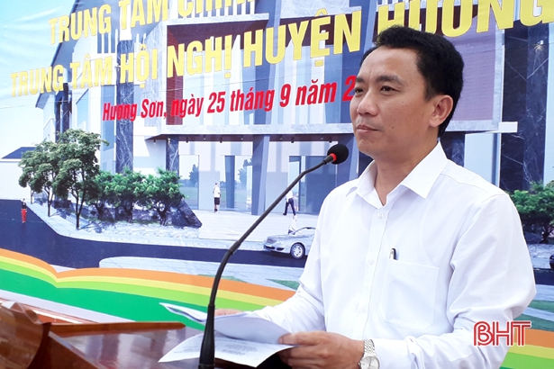 Chủ tịch UBND huyện Hương Sơn Nguyễn Quang Thọ đề nghị đơn vị thi công phối hợp chặt chẽ với nhà đầu tư, chính quyền địa phương tiến hành thi công công trình đảm bảo đúng tiến độ, chất lượng.