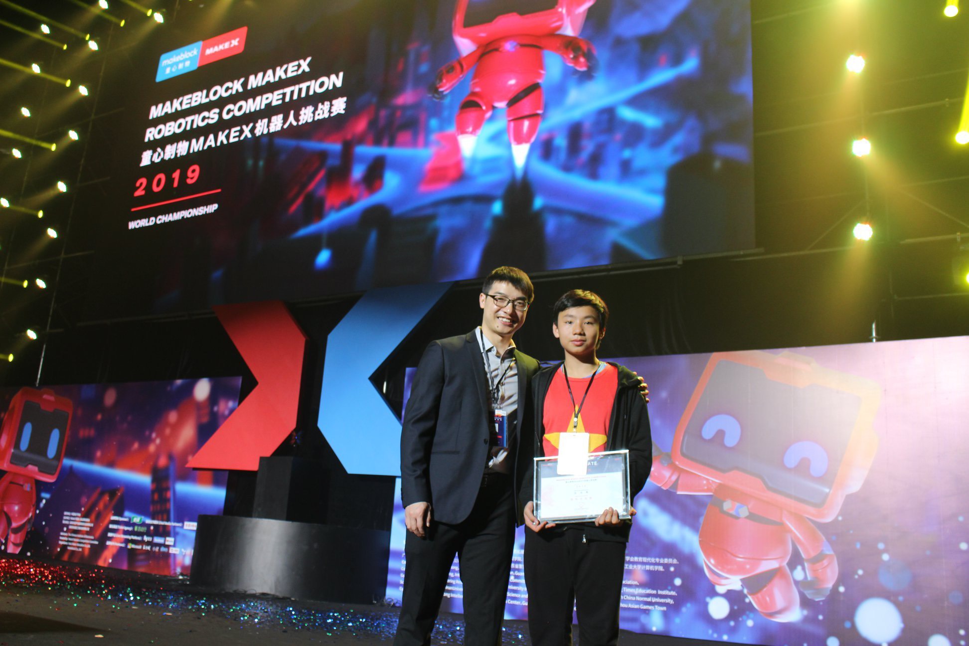 Học sinh Việt Nam lọt vào Top 8 toàn cầu cuộc thi robot MakeX 2019.