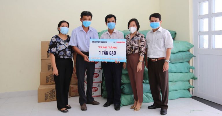 Vega City hỗ trợ các hoàn cảnh khó khăn bị ảnh hưởng bởi dịch COVID-19 tại Nha Trang