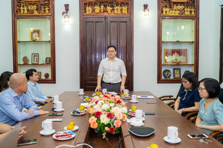 GS.TS Lê Anh Vinh đại diện Trung tâm phát triển bền vững chất lượng Giáo dục Phổ thông Quốc Gia phát biểu.